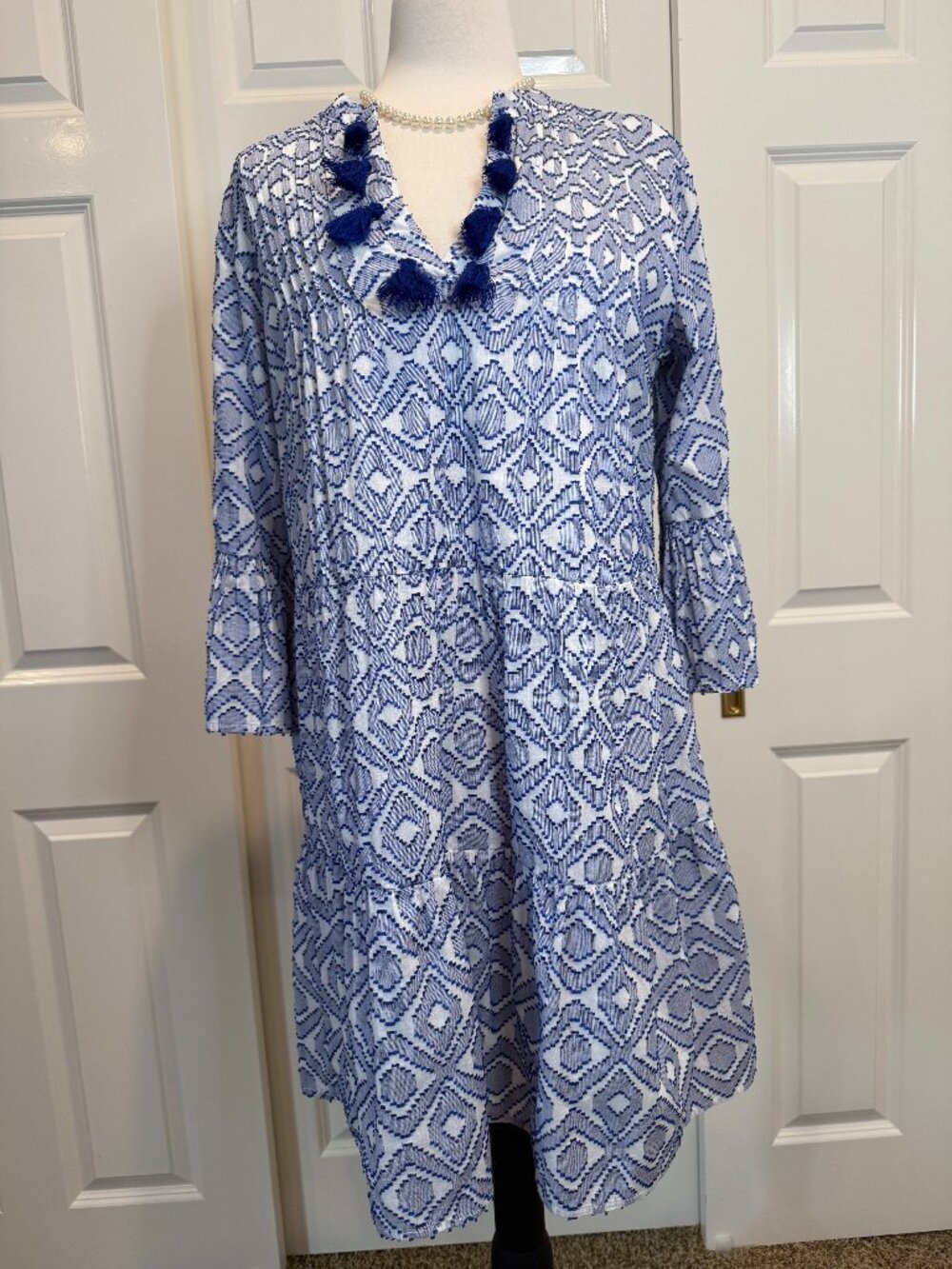 Tommy Bahama Dress Ruffle Sleeve Tassel Neckline Lined Size "S"